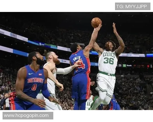 2012至2013赛季火箭队与活塞队精彩对决回顾与分析